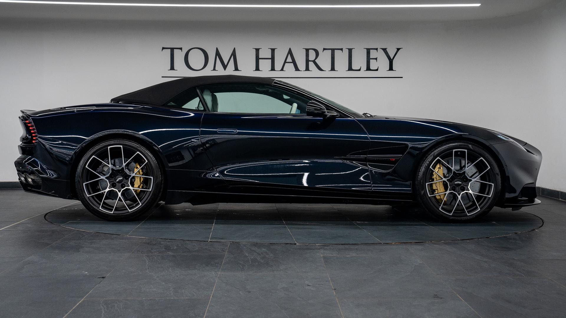 Aston Martin Vanquish Photo bfc70c3c-182c-4614-b133-700f6b9aedf2.jpg