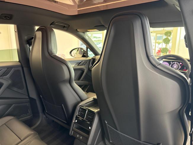 Porsche Cayenne Electric Photo 50