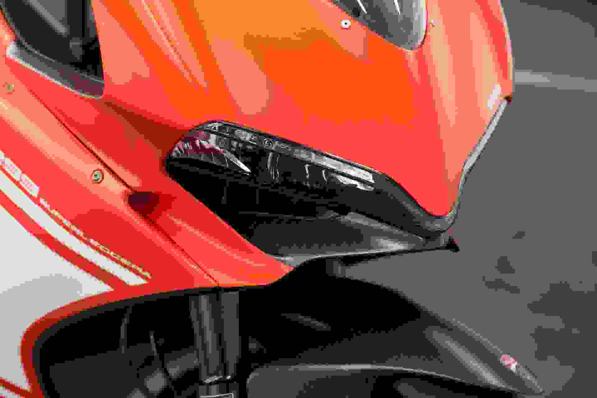 Ducati Superleggera Photo bfcf0b1b-062e-4060-968a-53e588bfe6f6.jpg