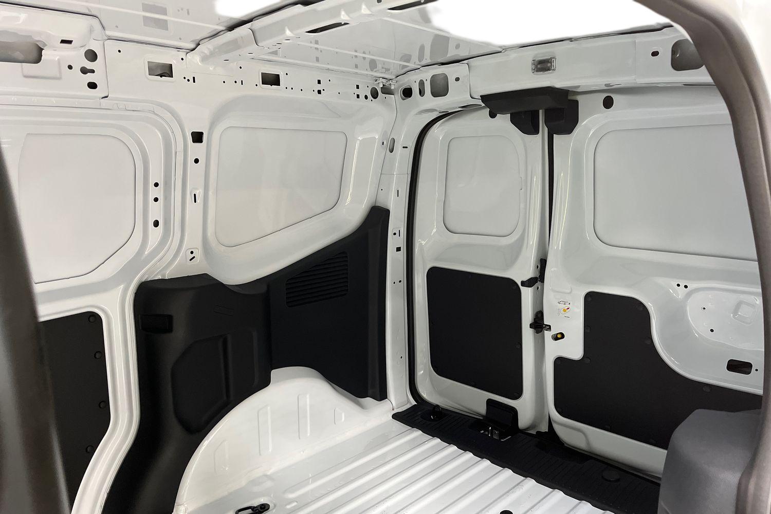 Ford TRANSIT COURIER Photo 10