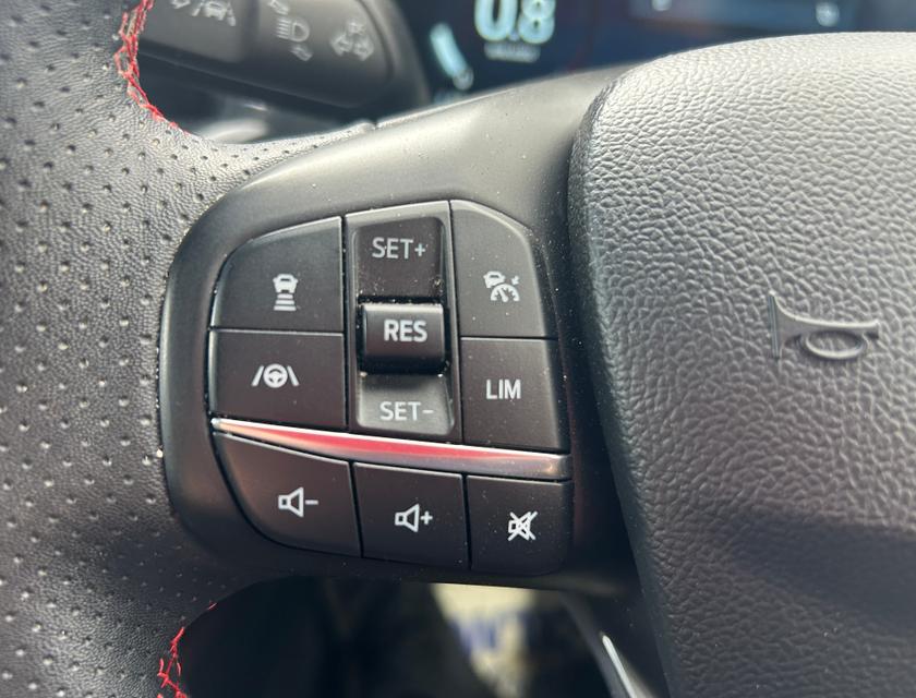 Ford Focus Photo bfe817ea-5e6d-4642-814b-1c8030e2872a.jpg