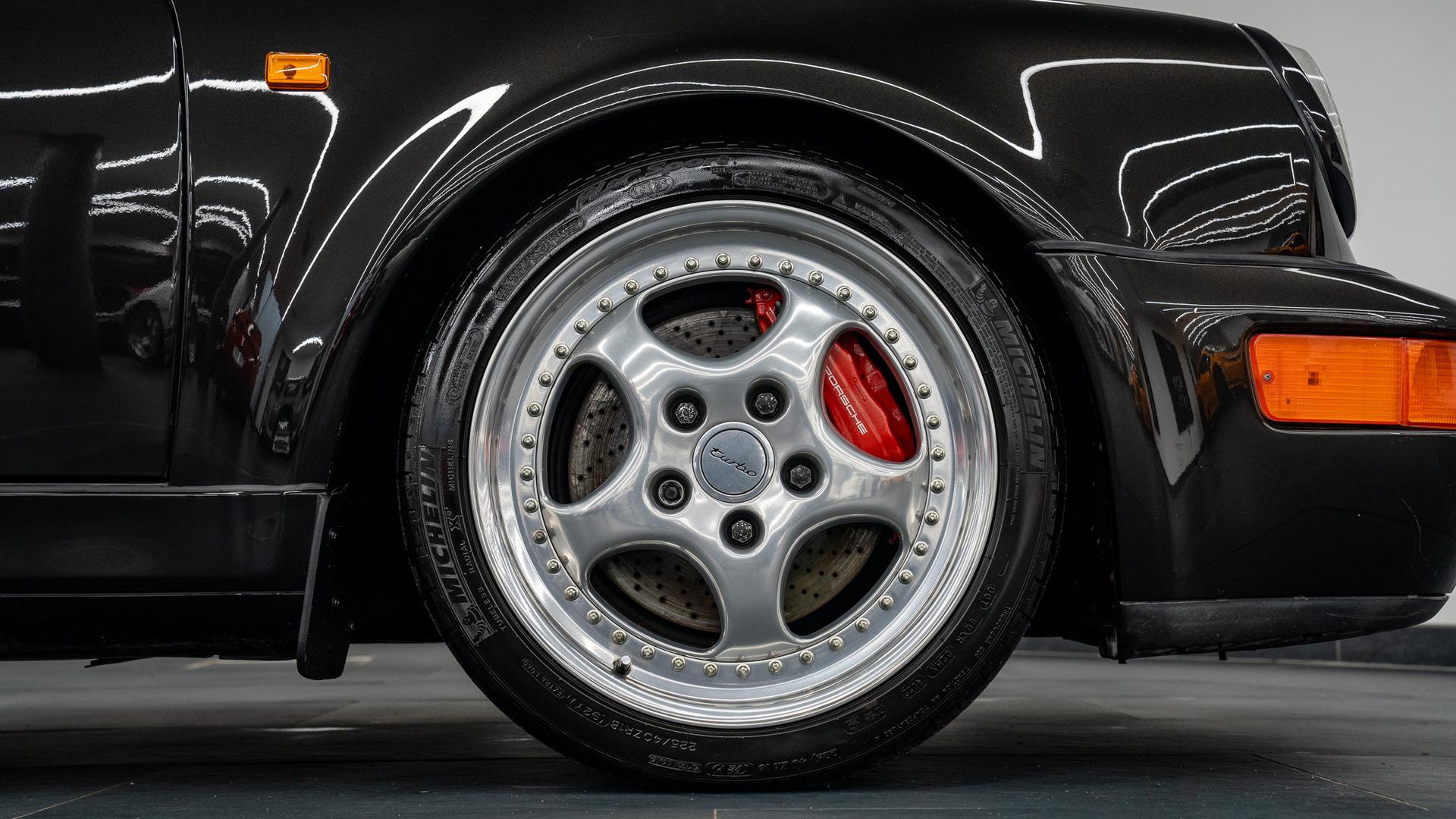 Porsche 911 Photo bff79d4b-b180-4c41-b6b7-730dcbda9c42.jpg