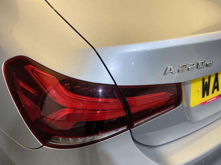 MERCEDES-BENZ A Class Photo bsapi-008c68a83c621f649ec7c57b1d99c561b3e00145.jpg