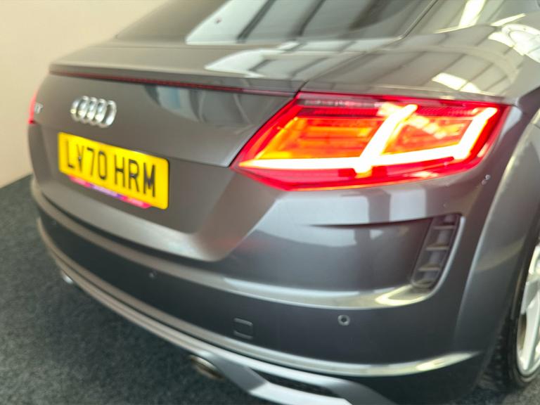 Audi TT Photo bsapi-00f22e1086f6bed4638766951183eadfc7ca5b26.jpg