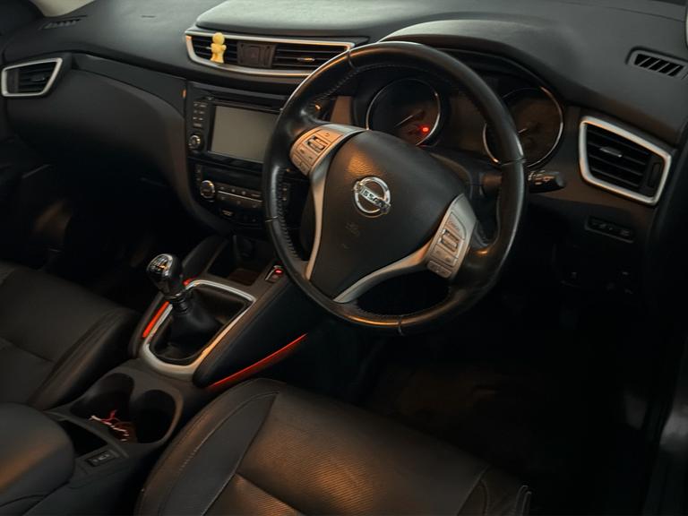 NISSAN Qashqai Photo bsapi-01206b1b0f4eafc6cb1e741a384166ea11fbc1b5.jpg