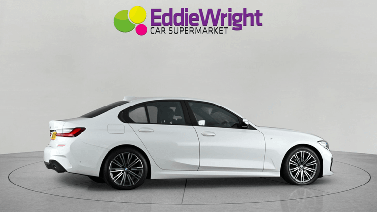 BMW 3 Series Photo bsapi-0215063749bbdf191e323dd3dda15a1bdc41fab5.jpg