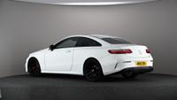 MERCEDES-BENZ E CLASS Photo 4