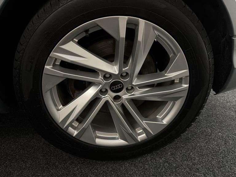 Audi Q7 Photo bsapi-0312a807292ae5b3b32952b34fa1f8435bd7ccd5.jpg
