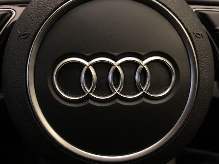 Audi A4 Photo bsapi-0345e3c1313444b2eac76ddd2f005b26013f88d4.jpg