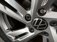 Volkswagen T-Roc Photo 24