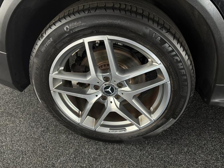 MERCEDES-BENZ Glc Class Photo bsapi-0411d6e3ebcd43ab24d346347f3e5e2ca565d328.jpg