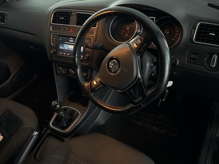 Volkswagen Polo Photo bsapi-0494927f5d59e726c9aae75b43901c35013f31ea.jpg