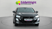 PEUGEOT 208 Photo 1