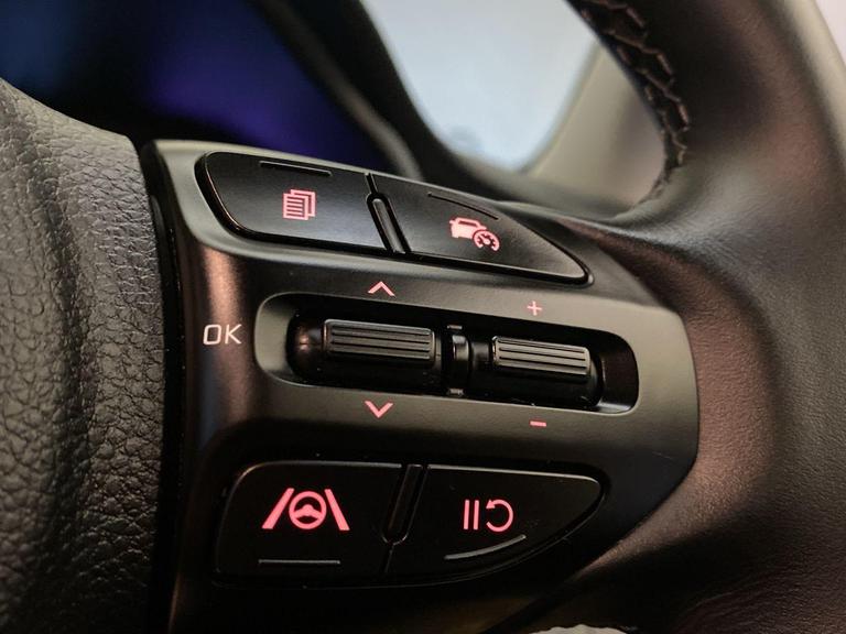 Kia STONIC Photo bsapi-04b9ea9121a93d122775e730d8a5bc5fe9c38feb.jpg