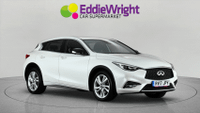 INFINITI Q30 Photo 0