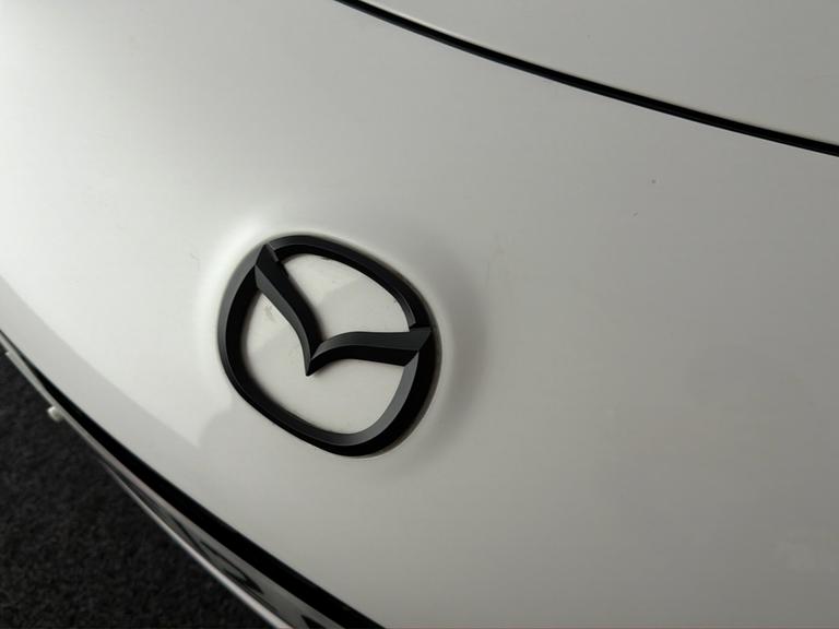 MAZDA Mx-5 Photo bsapi-0530ab1ed5fcb147e4983ea9891a52c7cf638df6.jpg