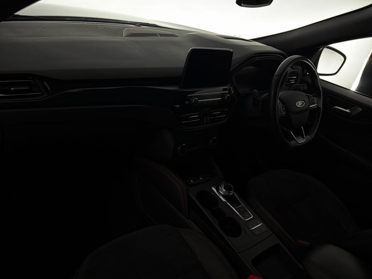 FORD Kuga Photo bsapi-05ae1a002bb0f6765f0f14f31f1a7e7602b0e122.jpg