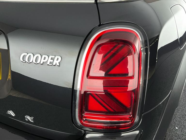 MINI COUNTRYMAN Photo bsapi-064ff3e73c7957e1a8c342990a853076ba8cfdc6.jpg