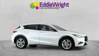 INFINITI Q30 Photo 8