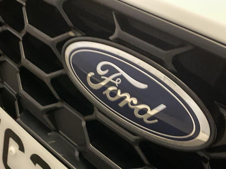 Ford FOCUS Photo bsapi-071ef649d8d99674d6cb8207858347094b0ef659.jpg