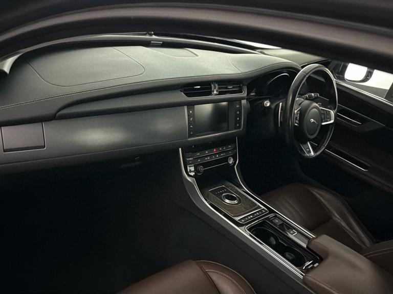 Jaguar Xf Photo bsapi-0868fd28621246b02d9379bd542333fa7cd5a728.jpg