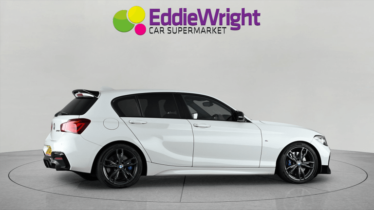 BMW 1 Series Photo bsapi-0906b2903b45440028b2d608fc21ef5a8d54bf6e.jpg