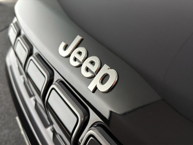 JEEP AVENGER Photo bsapi-09963712bae896544e1362d7b48925b9b24c3019.jpg