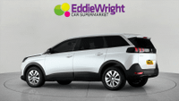 PEUGEOT 5008 Photo 2