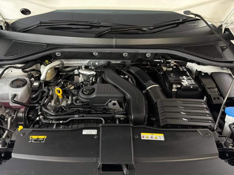 VOLKSWAGEN T-ROC Photo bsapi-0c986c4523c8446cc21458ed8957463d5200476e.jpg