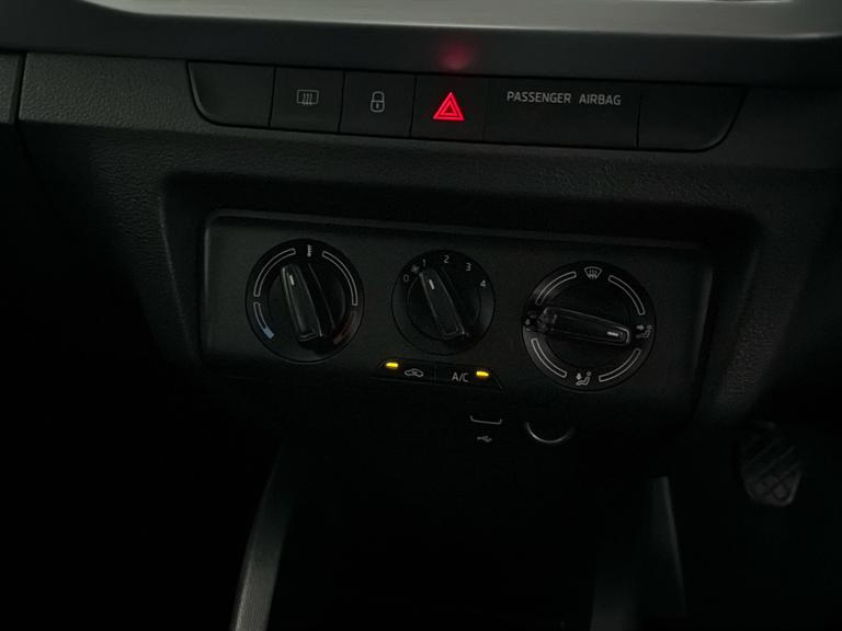 Skoda FABIA Photo bsapi-0df5d151b6a3bcb9e6ca86d1984851aaba477aa9.jpg