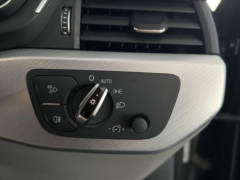 Audi A4 Photo bsapi-0ef7f90436359e42484e3a4d61ff8a45c09d0e37.jpg