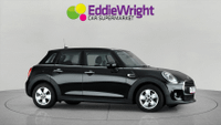 MINI Hatch Photo 8