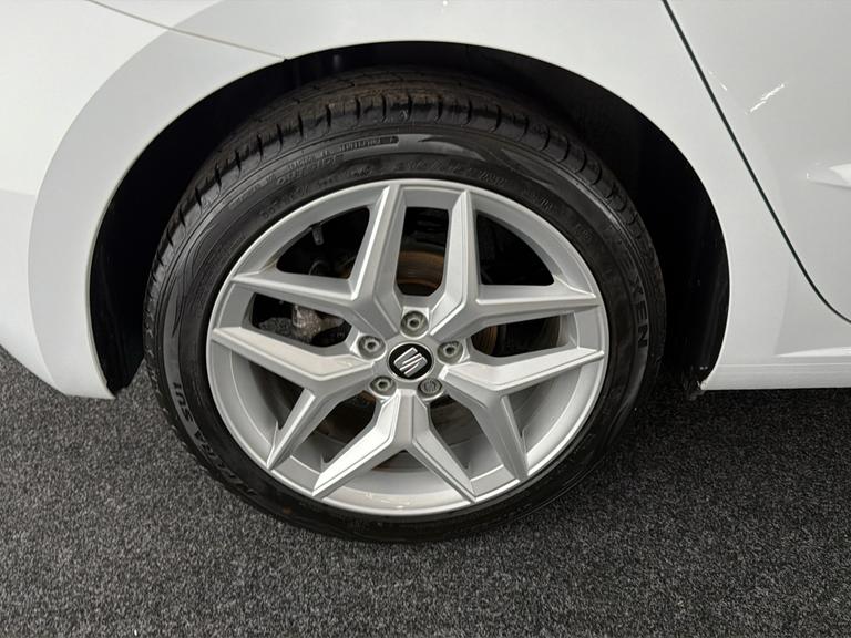 SEAT Ibiza Photo bsapi-0f777e7a528866b34d272671b8a81fe9b98f9cf1.jpg