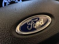 FORD TOURNEO CUSTOM Photo 30
