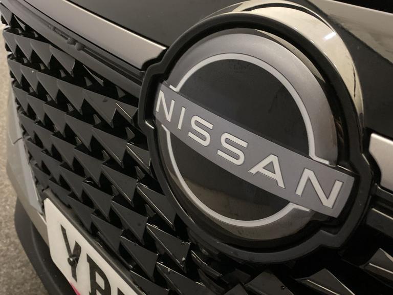 Nissan Qashqai Photo bsapi-104a3eb771aa3b06645c67143426e540d06b3145.jpg