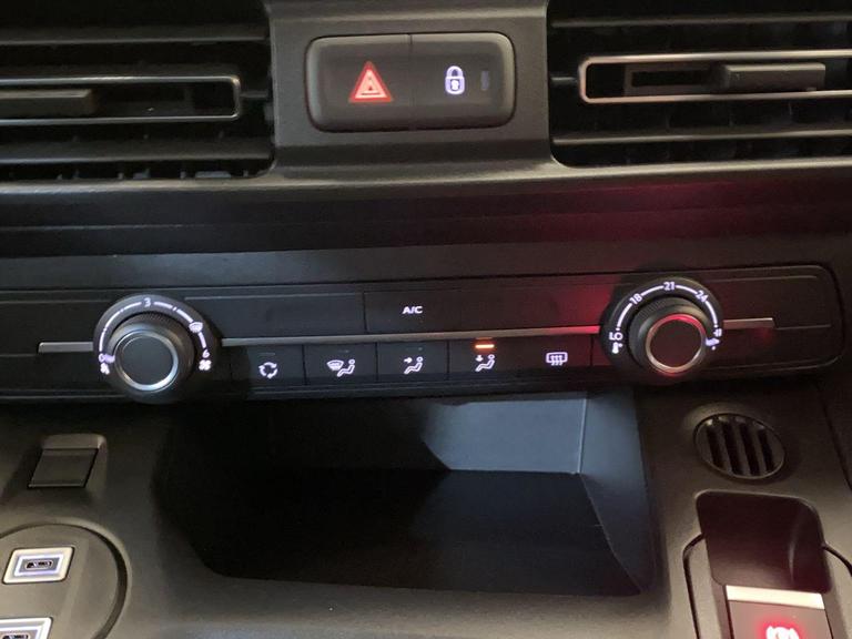 VAUXHALL COMBO LIFE ELECTRIC Photo bsapi-10a2f56d96114deada65c9a4c7a7631f04099b39.jpg