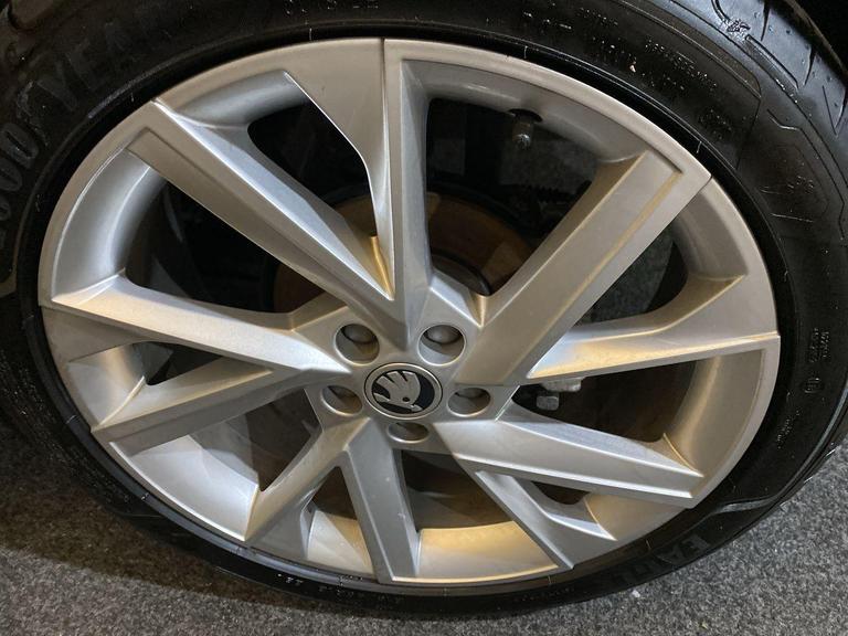 ŠKODA KAMIQ Photo bsapi-12700da2eca497b7a33af2c20113e6b40317a4a7.jpg