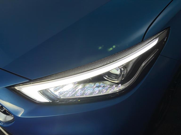 MG Mg Zs Photo bsapi-12823be506280bced40bac49c0023a4e46a3e044.jpg