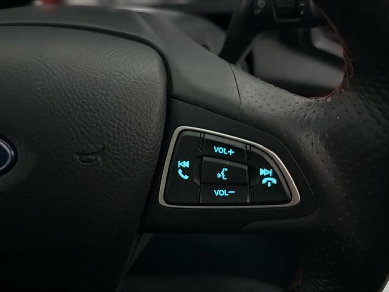 FORD ECOSPORT Photo bsapi-12d05433a8192142923b7e7a19248fa794e92556.jpg