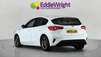 Ford FOCUS Photo 1