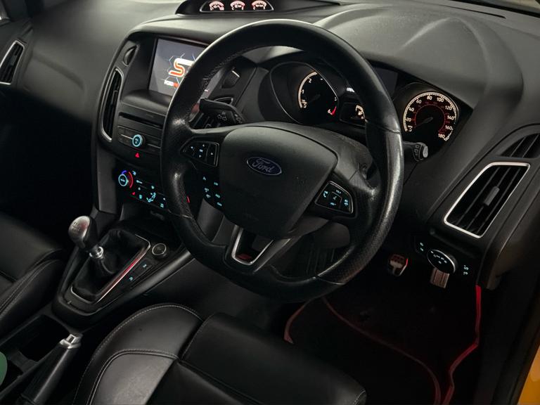 Ford Focus Photo bsapi-1387e67a59047783ce29766856312b8c1fe49e19.jpg