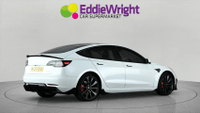 TESLA Model 3 Photo 6