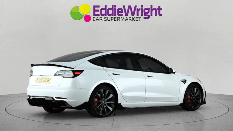 TESLA Model 3 Photo bsapi-1418c17e2327105091c708f713061ec11573a7e0.jpg