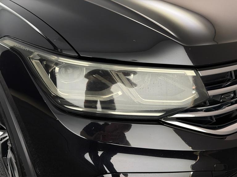 Volkswagen Tiguan Photo bsapi-141a6117e3bce1c8430568c4855a583c49585cc4.jpg