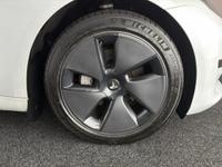 TESLA Model 3 Photo 13