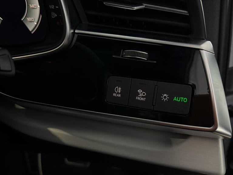 Audi Q7 Photo bsapi-163189468d793b5af4d396bc6afd9c04b0fc0cd1.jpg