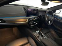 BMW 5 Series Photo 29