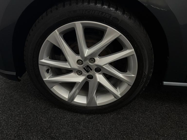 SEAT Ibiza Photo bsapi-166d3d43f49e85b5a985dd2e22f225f8324e4d71.jpg