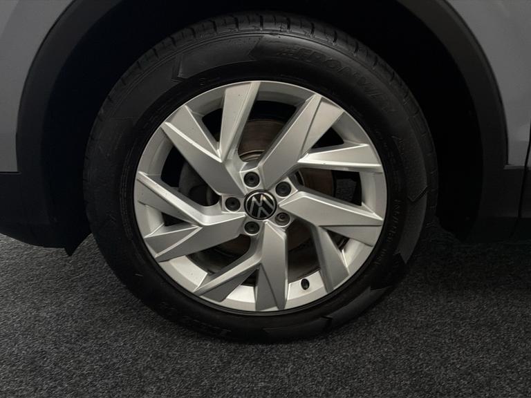Volkswagen TIGUAN Photo bsapi-1704e091ba3c917c155bf9d35e2a9cdd8c7e163e.jpg