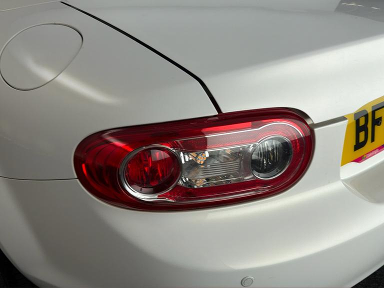 MAZDA Mx-5 Photo bsapi-1739fc23b2ce1dbf8415c28d171b1330011fa2cd.jpg